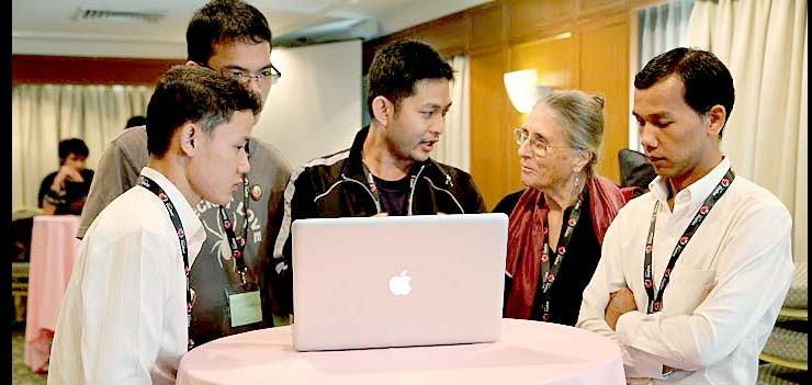 Participants discuss how access to open information can assist organizations to build an open society in Cambodia. [photo: Faine Greenwood]